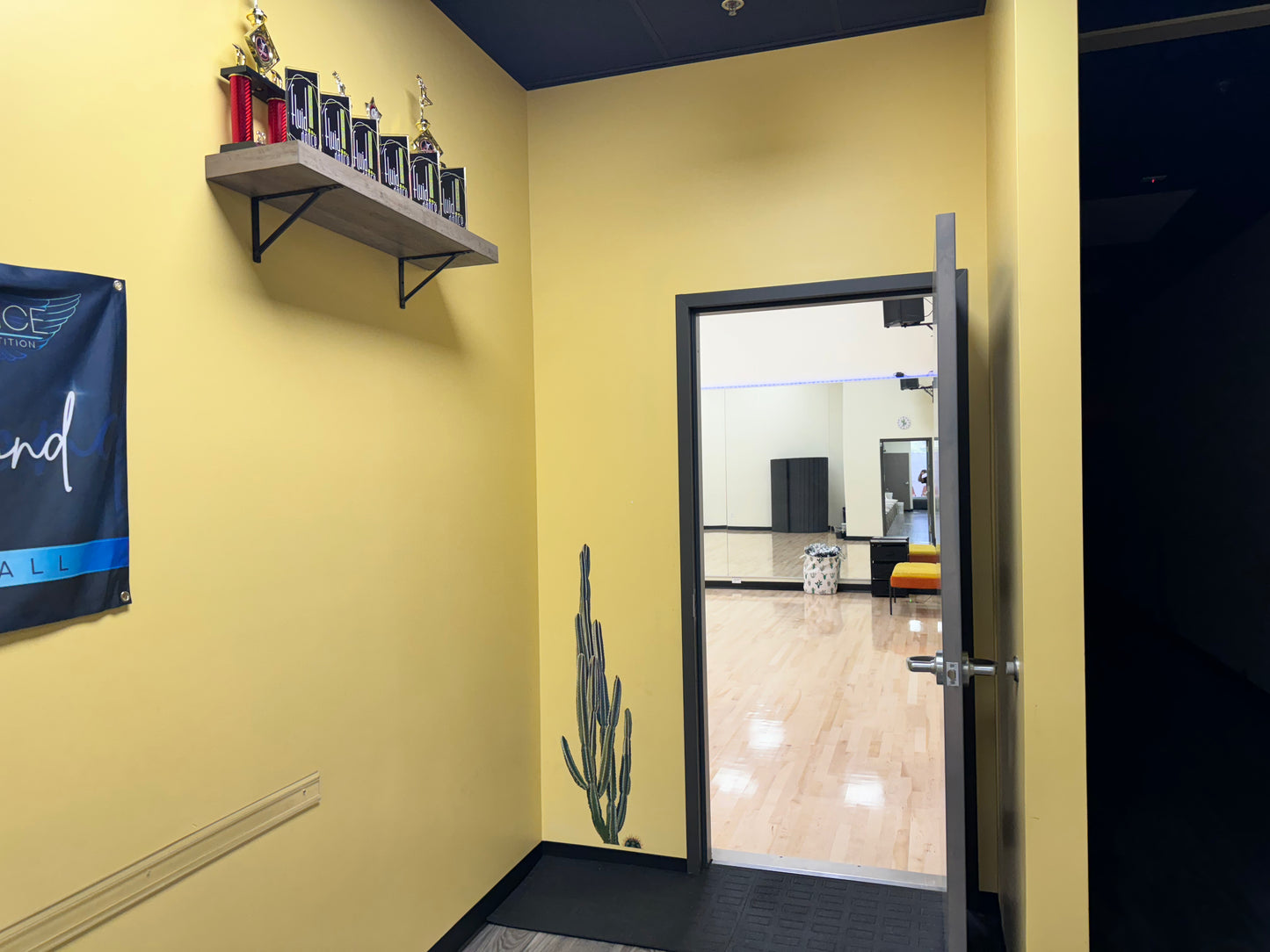 Rent - Studio 4 - (1,340 Square Feet)