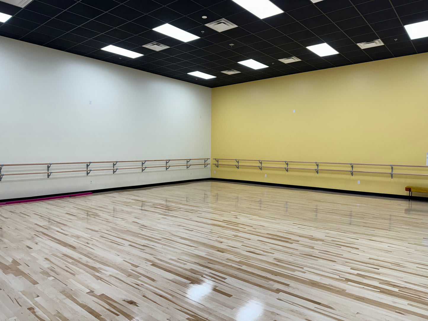 Rent - Studio 1 - (1,275 Square Feet)