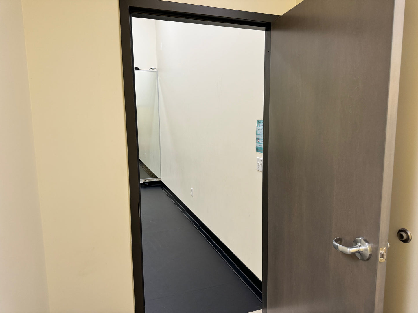 Rent - Studio 6 - (380 Square Feet)